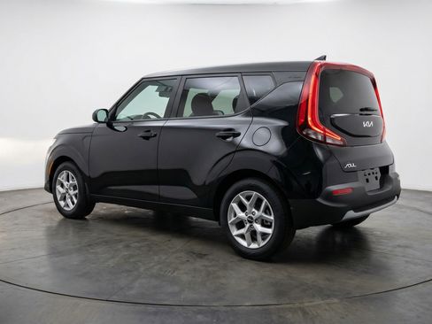 Used 2025 Kia Soul LX w/ LX Technology Package image 6