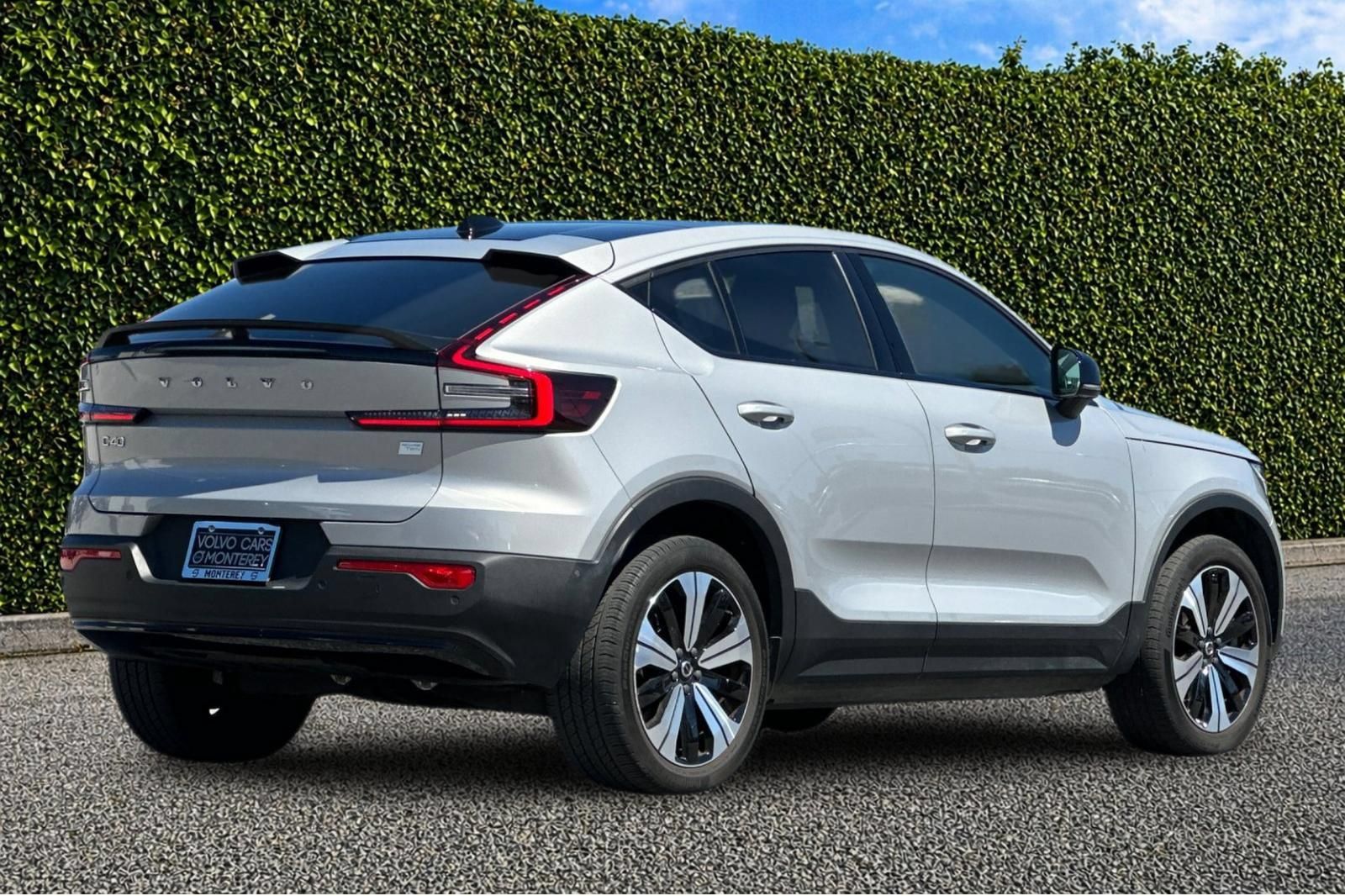 Used 2023 Volvo C40 P8 Recharge Plus AWD/4WD image 4