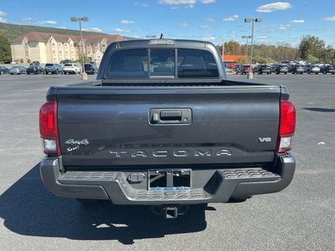 Used 2022 Toyota Tacoma SR image 28