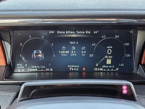 Used 2024 Lincoln Navigator Reserve image 13