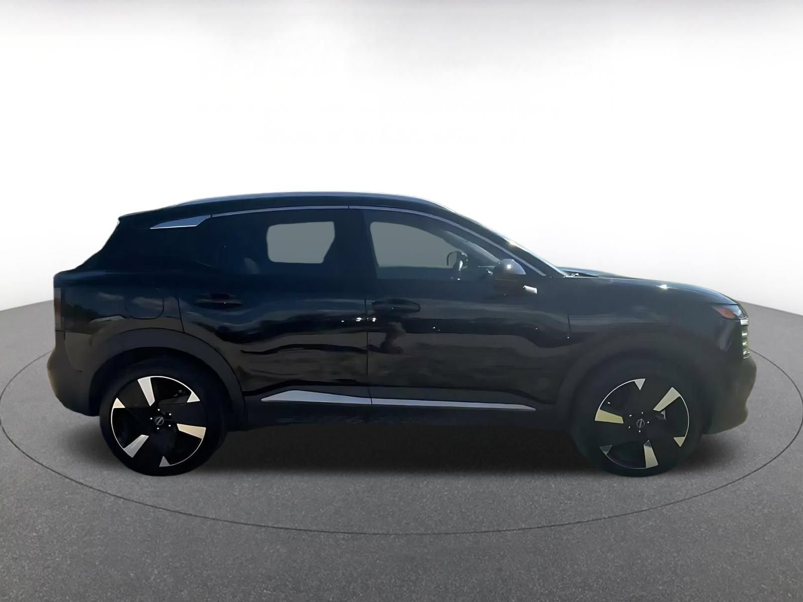 Used 2026 Nissan Kicks SR AWD/4WD image 15