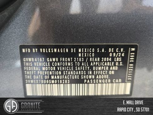 Used 2025 Volkswagen Jetta SE FWD image 29
