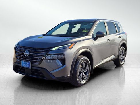 Used 2026 Nissan Rogue SV FWD image 11