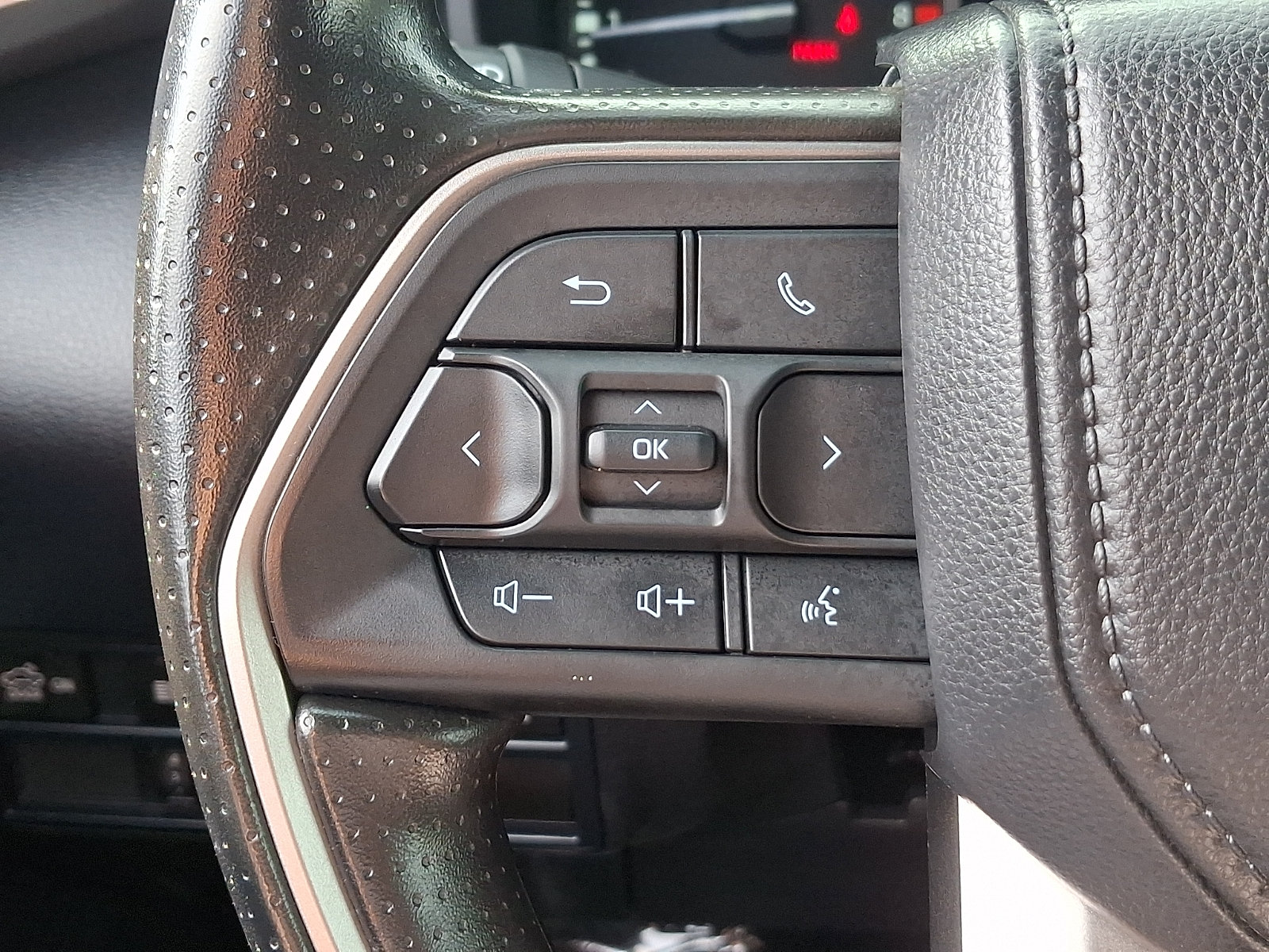 Used 2025 Toyota Tundra SR5 w/ SR5 Convenience Package AWD/4WD image 21