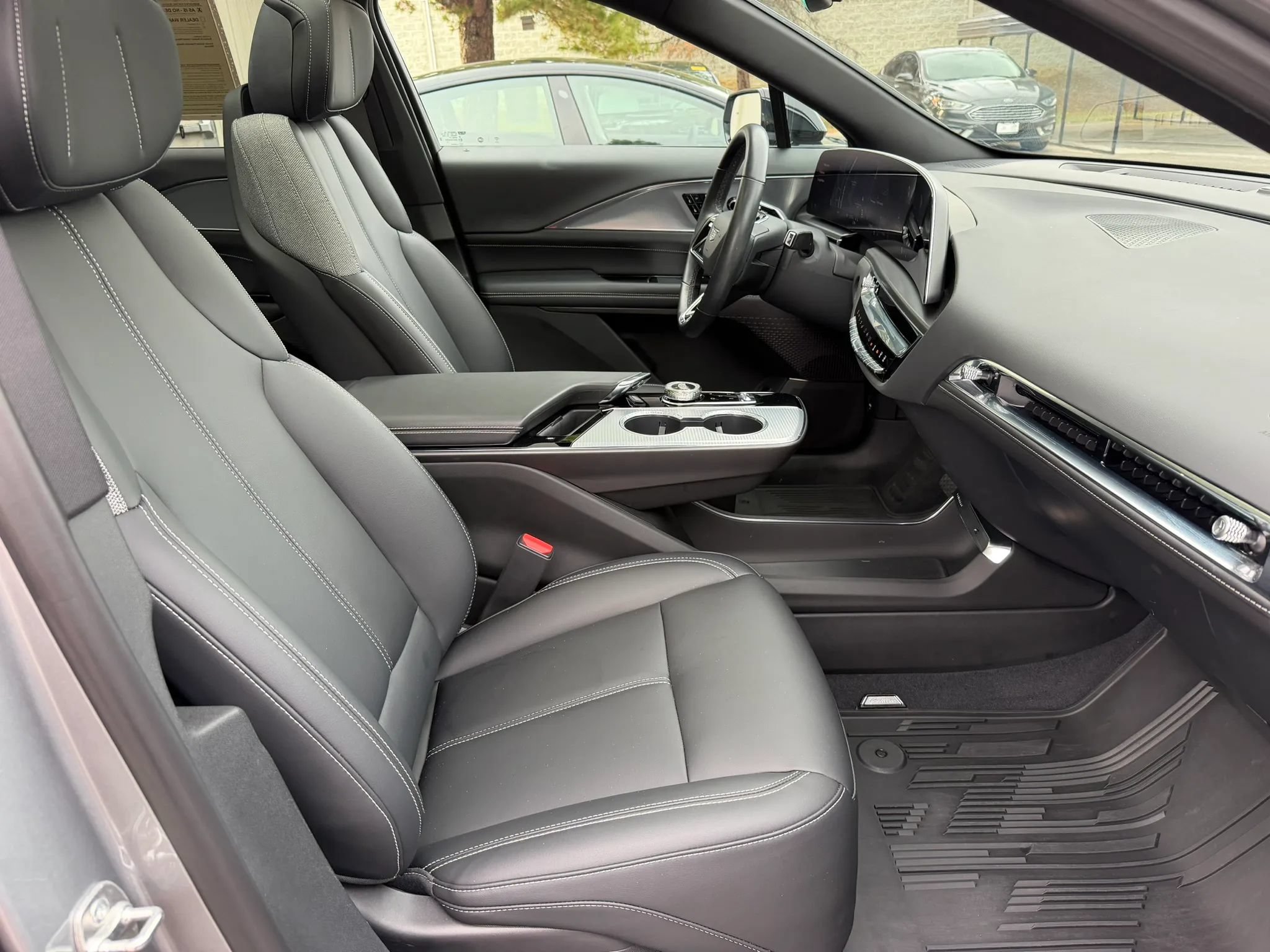 Used 2024 Cadillac Lyriq Tech AWD/4WD image 20