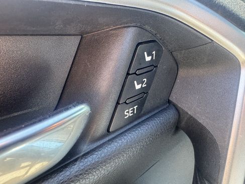 Used 2022 Toyota RAV4 XSE AWD/4WD image 16