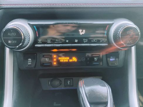 Used 2020 Toyota RAV4 TRD Off-Road w/ TRD Off-Road Weather Package image 21