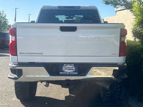 Used 2023 Chevrolet Silverado 2500 LT AWD/4WD image 6