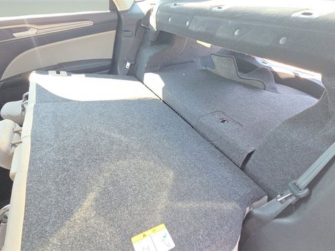 Used 2018 Ford Fusion S image 17