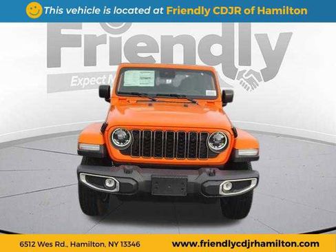 New 2025 Jeep Gladiator Sport image 8