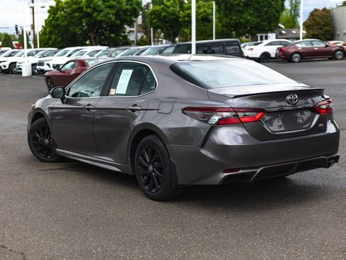 Used 2024 Toyota Camry SE FWD image 5