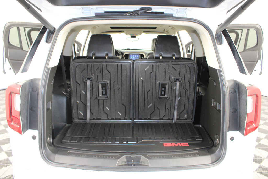 Used 2023 GMC Acadia Denali w/ Denali Ultimate Package FWD image 25