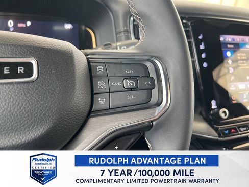 Used 2023 Jeep Wagoneer Series II image 38