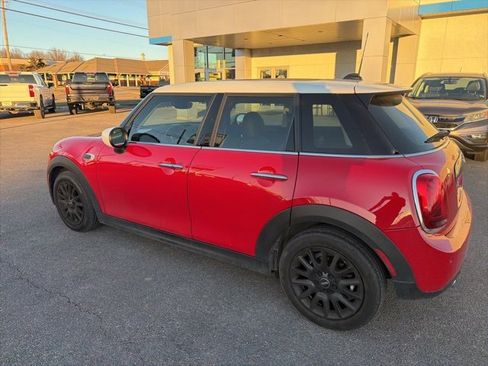 Used 2021 MINI Cooper 4-Door Hardtop w/ Storage Package image 26