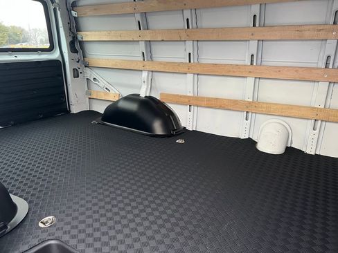 Used 2024 Chevrolet Express 2500 w/ Driver Convenience Package image 18