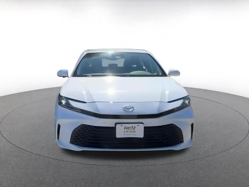 Used 2025 Toyota Camry LE image 4