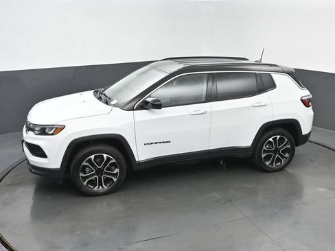 Used 2022 Jeep Compass Limited AWD/4WD image 37