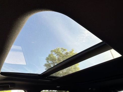 Used 2025 Honda Pilot TrailSport image 24