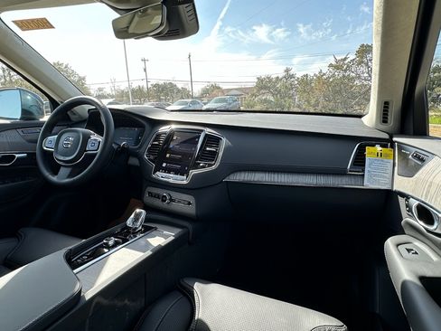 Certified 2024 Volvo XC90 T8 Ultimate w/ Lounge Package image 10