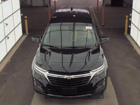 Used 2023 Chevrolet Equinox LT image 2