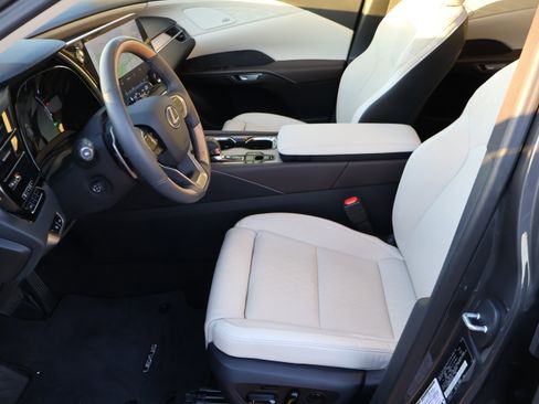 Used 2024 Lexus RX 350 image 41