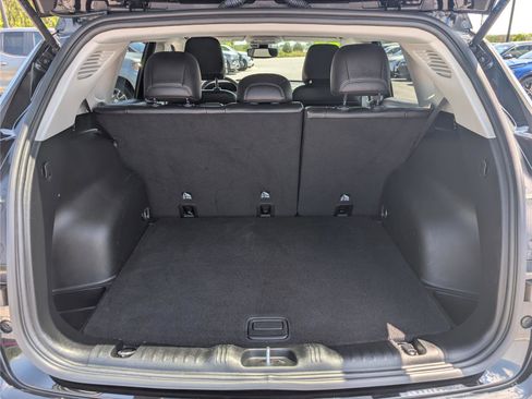 Used 2022 Jeep Compass Latitude AWD/4WD image 13