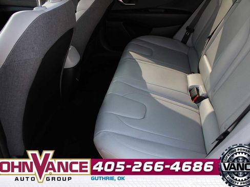 Used 2024 Hyundai Elantra Limited image 19