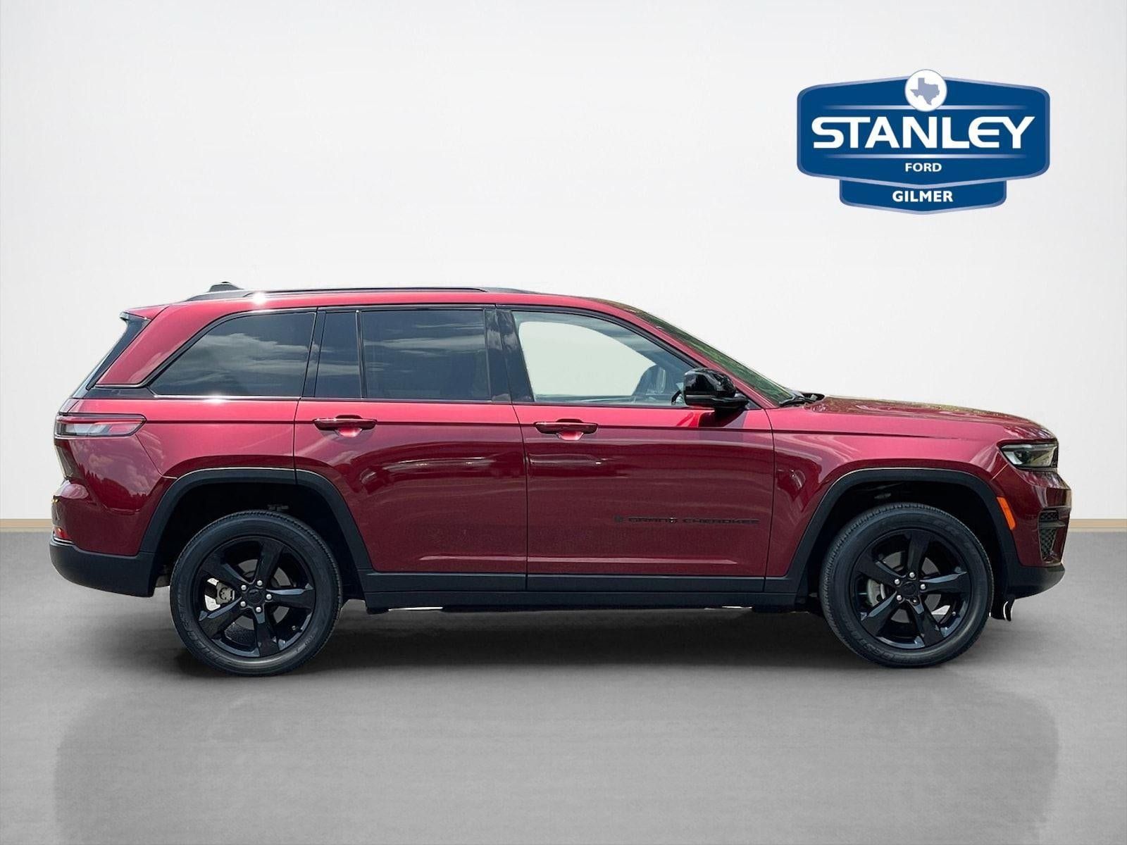 Used 2023 Jeep Grand Cherokee Altitude AWD/4WD image 12