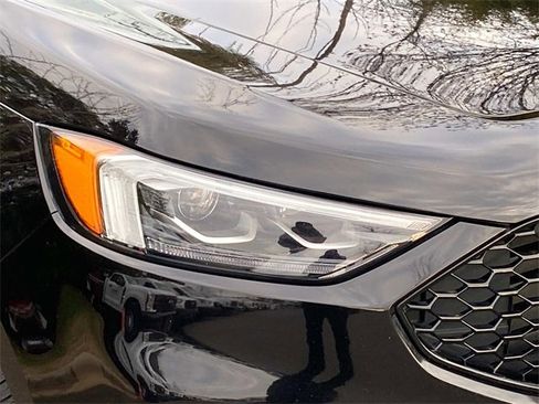 Used 2020 Ford Edge ST w/ Equipment Group 401A image 4
