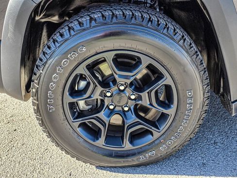 Used 2022 Jeep Cherokee Trailhawk w/ Trailer Tow Group image 7