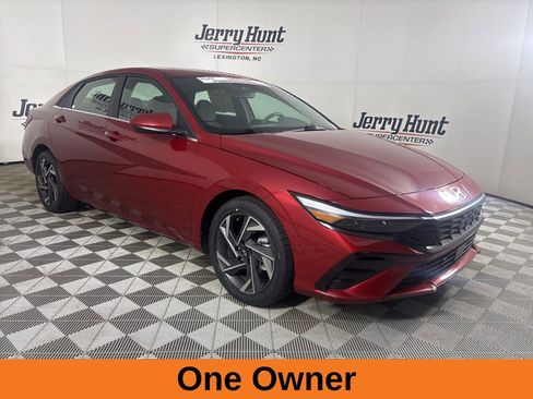 Used 2024 Hyundai Elantra SEL w/ Convenience Package FWD image 4
