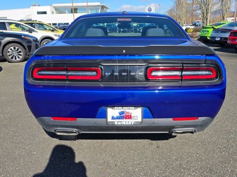 Used 2019 Dodge Challenger SXT w/ Driver Convenience Group RWD image 4