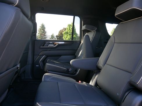 New 2026 GMC Yukon XL Elevation w/ LPO, Floor Liner Package AWD/4WD image 5