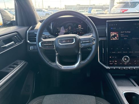 Used 2025 GMC Acadia Elevation image 15