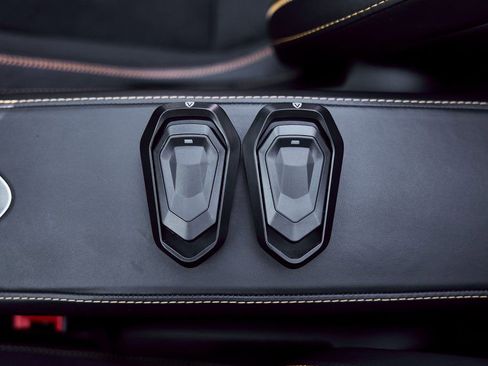 Used 2020 McLaren 720S Spider RWD image 57