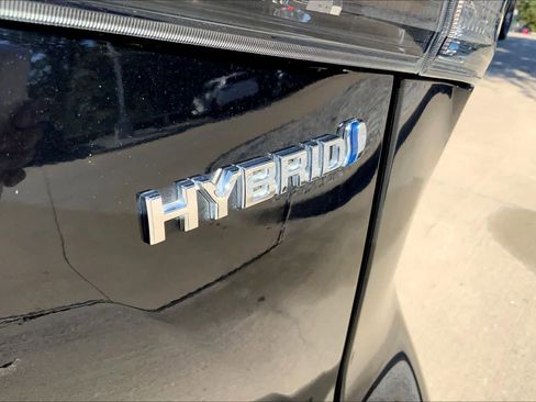 Used 2024 Toyota Highlander XLE image 29