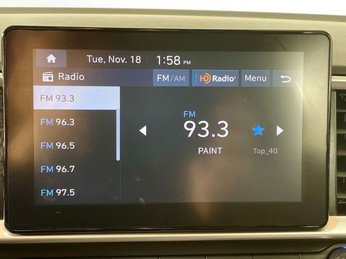 Used 2023 Hyundai Venue SEL image 17