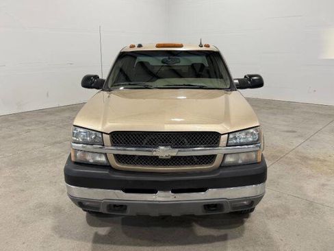 Used 2004 Chevrolet Silverado 3500 4x4 Crew Cab w/ Heavy-Duty Power Package image 4