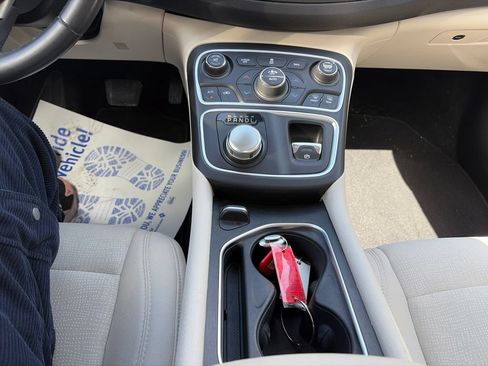 Used 2015 Chrysler 200 Limited w/ Convenience Group FWD image 17
