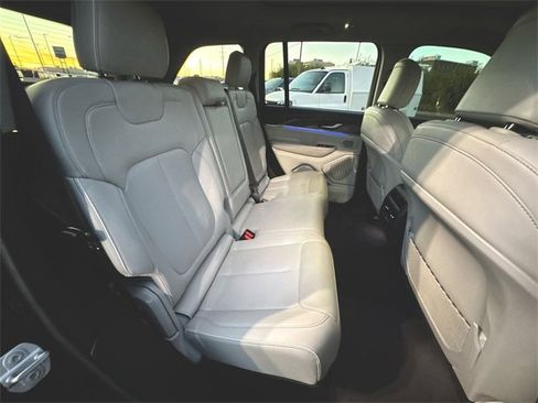 Used 2023 Jeep Grand Cherokee Overland image 28