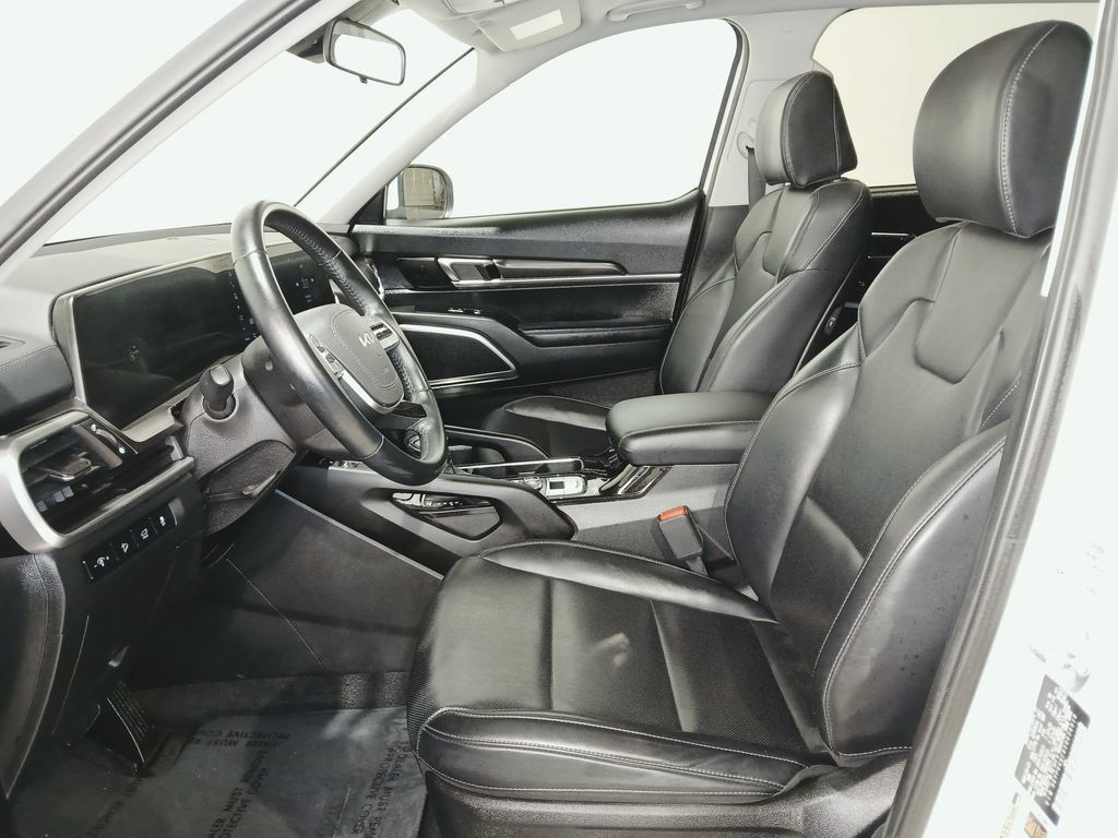 Used 2025 Kia Telluride S FWD image 10