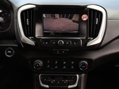 Used 2024 GMC Terrain SLE image 30