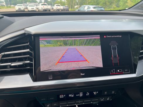 Used 2025 Audi Q4 e-tron Premium Plus image 45