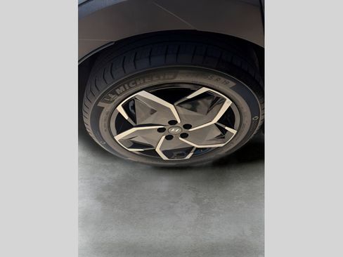 Used 2024 Hyundai Ioniq 5 SE RWD image 17