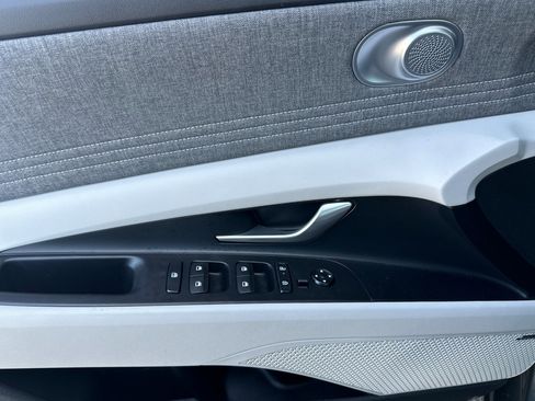 New 2026 Hyundai Elantra Limited FWD image 11