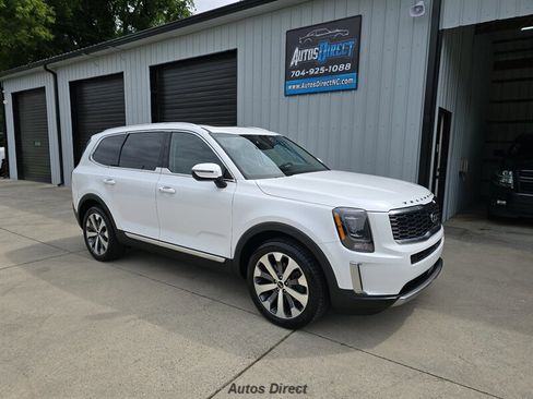 Used 2020 Kia Telluride EX w/ EX Premium Package FWD image 6