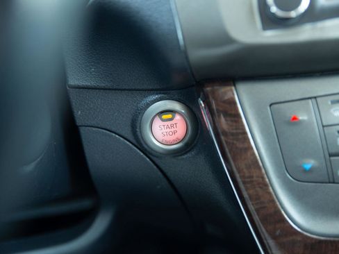 Used 2014 Nissan Sentra SL w/ Premium Package image 12