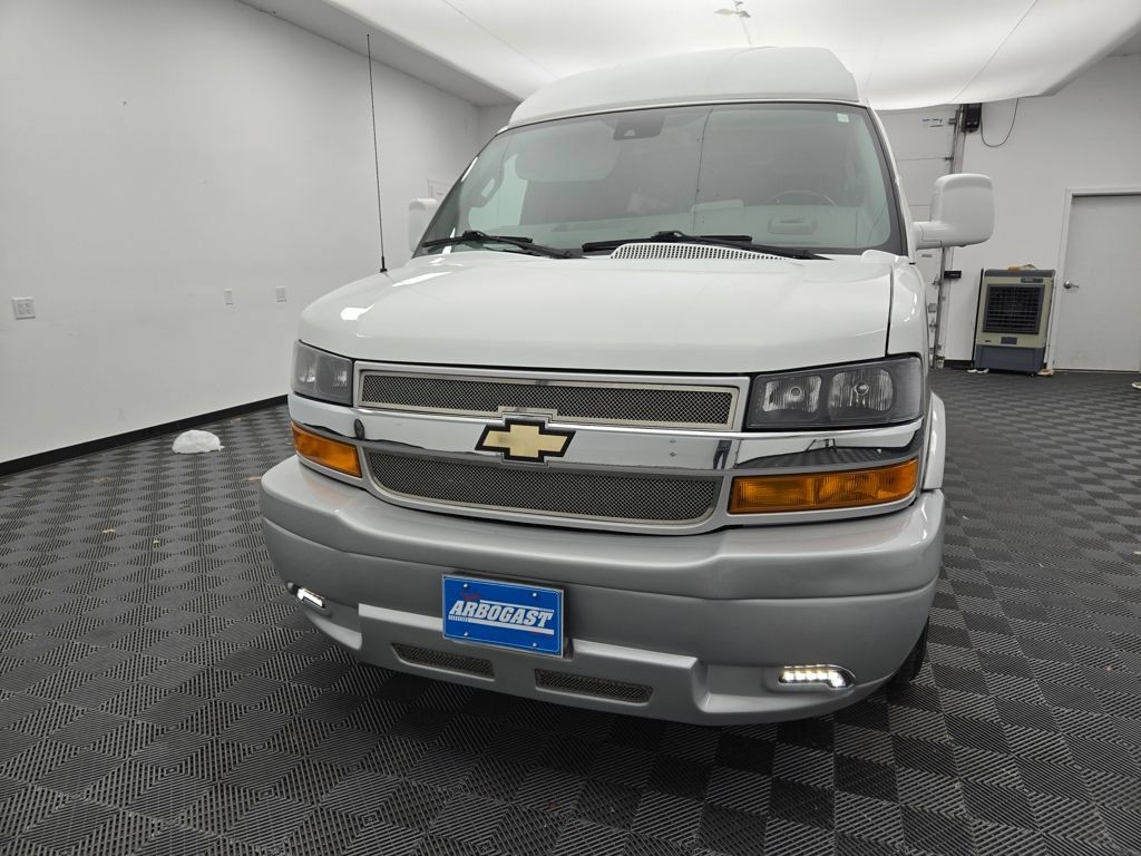 Used 2021 Chevrolet Express 2500 w/ Enhanced Convenience Package RWD image 12