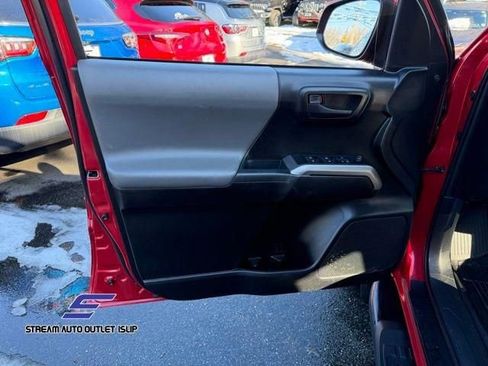 Used 2021 Toyota Tacoma SR5 image 33