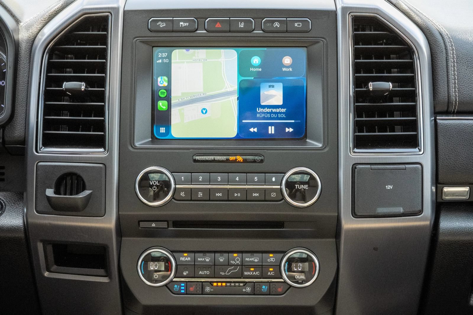 Used 2018 Ford Expedition Max Platinum AWD/4WD image 9
